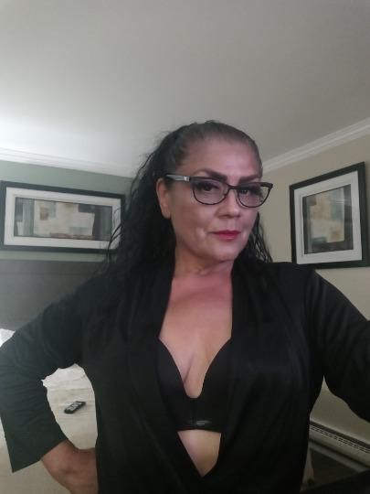 Escorts Monterey, California 