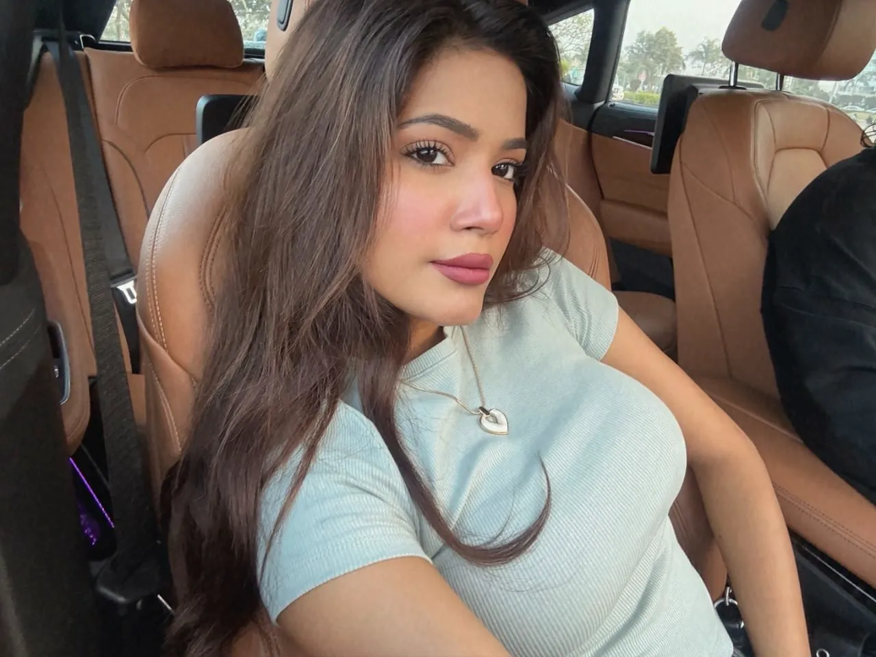Escorts Abu Dhabi, United Arab Emirates Muskan Indian Model
