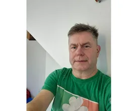 Escorts Chesterfield, England Naughty guy looking for fun with women only!