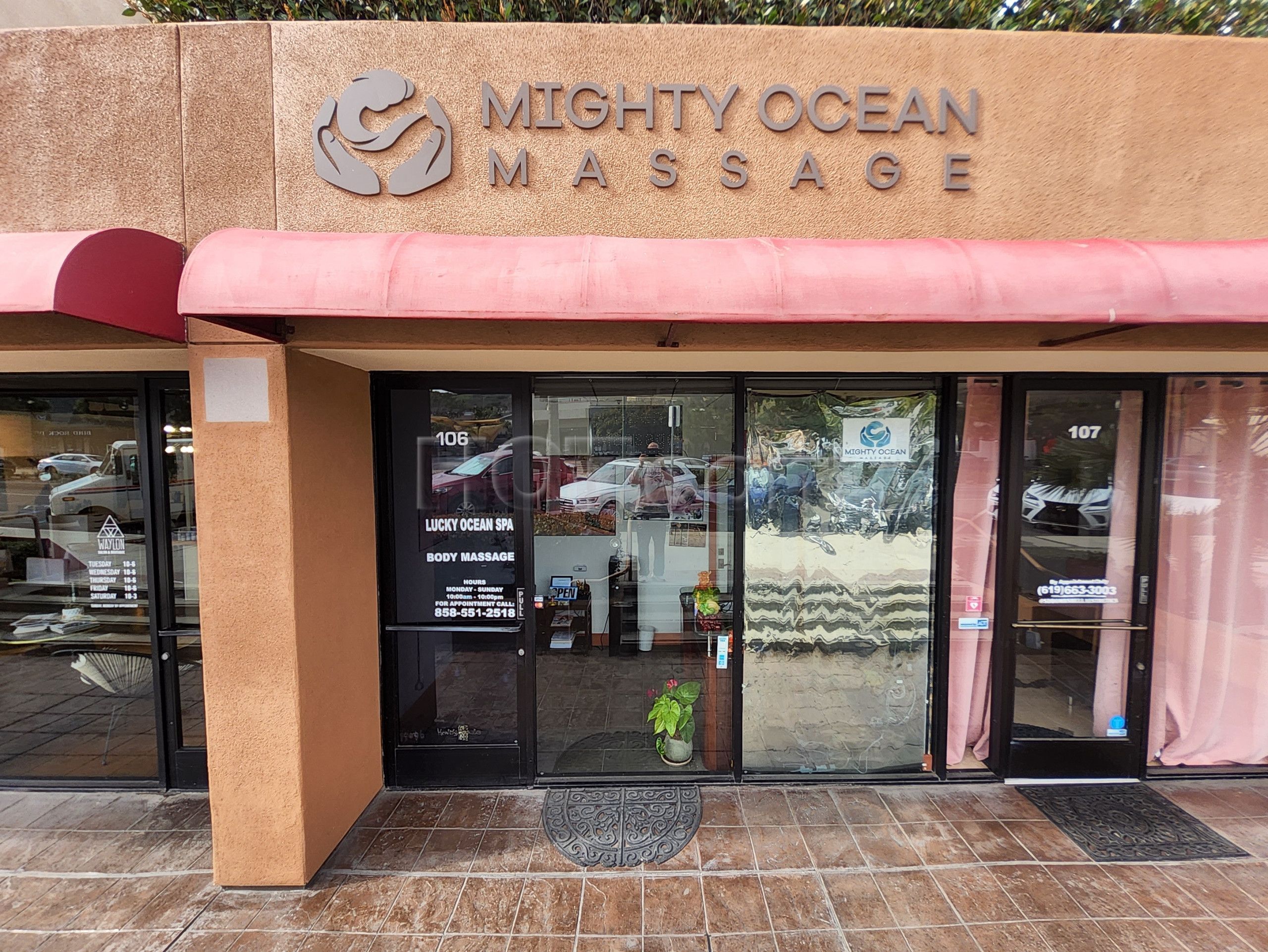 La Jolla, California Mighty Ocean Massage