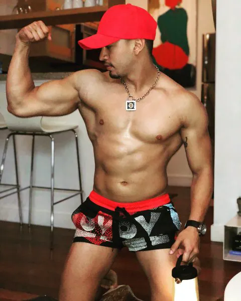 Escorts Hallandale Beach, Florida HANDSOME_BABY