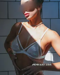 Escorts Manhattan, New York Stefania | slim , sexy horny and special girl for few days..