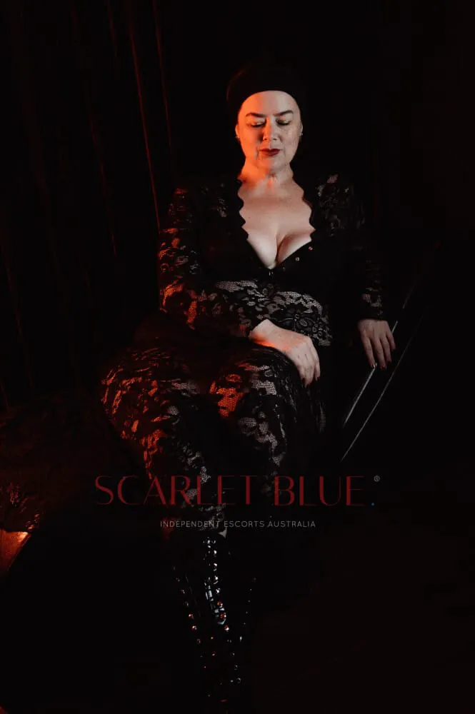 Escorts Melbourne, Australia Sultry Sarah Robbins 



