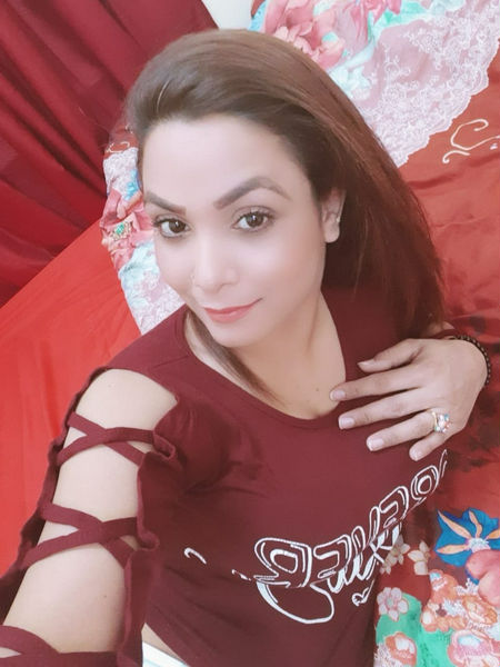 Escorts Abu Dhabi, United Arab Emirates Rashmi Busty Milf