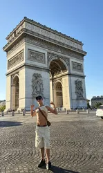 Escorts Paris, France JHONKLAUSS