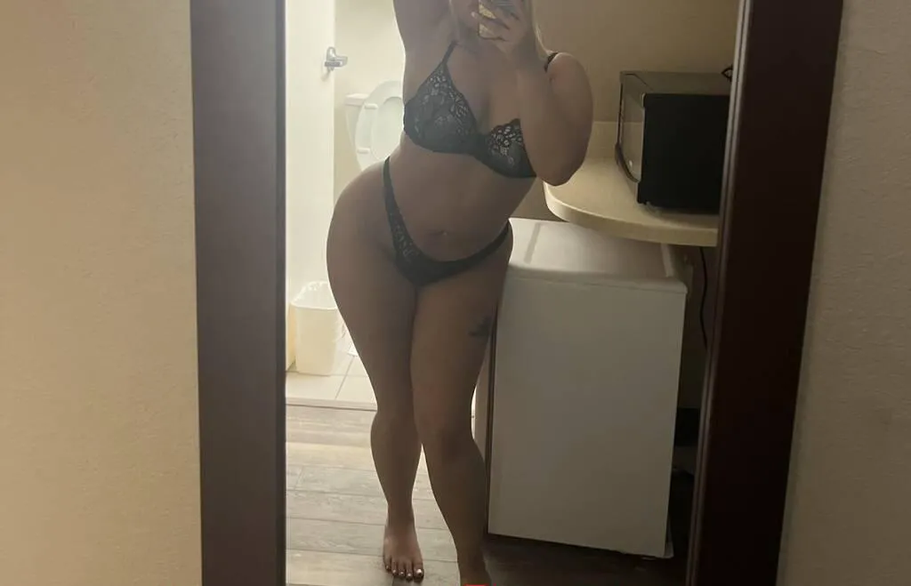 Escorts Sarnia, Ontario NEW SARNIA Ins/Outs PetiteCurvyBarbieDoll% Real