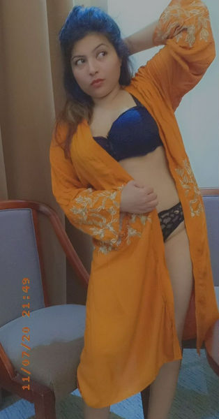 Escorts Abu Dhabi, United Arab Emirates Kavita Indian Milf