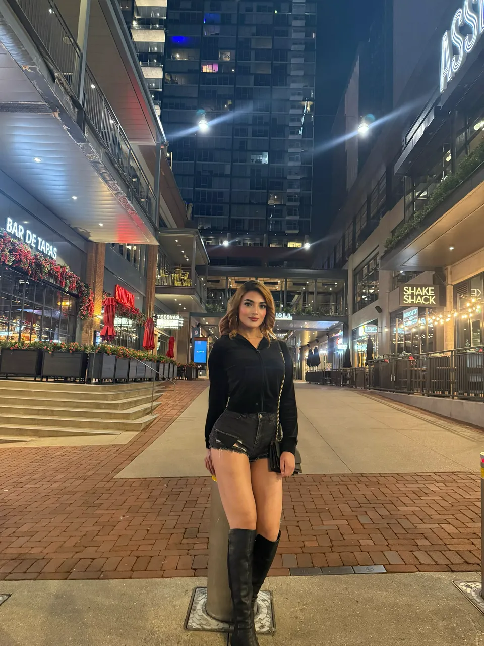 Escorts Kansas City, Missouri Ari pretty girl