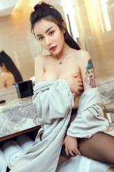 Escorts China Vivisian