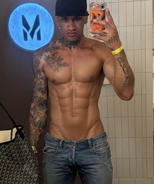 Escorts Palm Springs, California KyleCooper