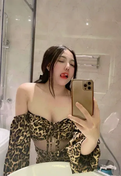 Escorts Berlin, Germany Lina