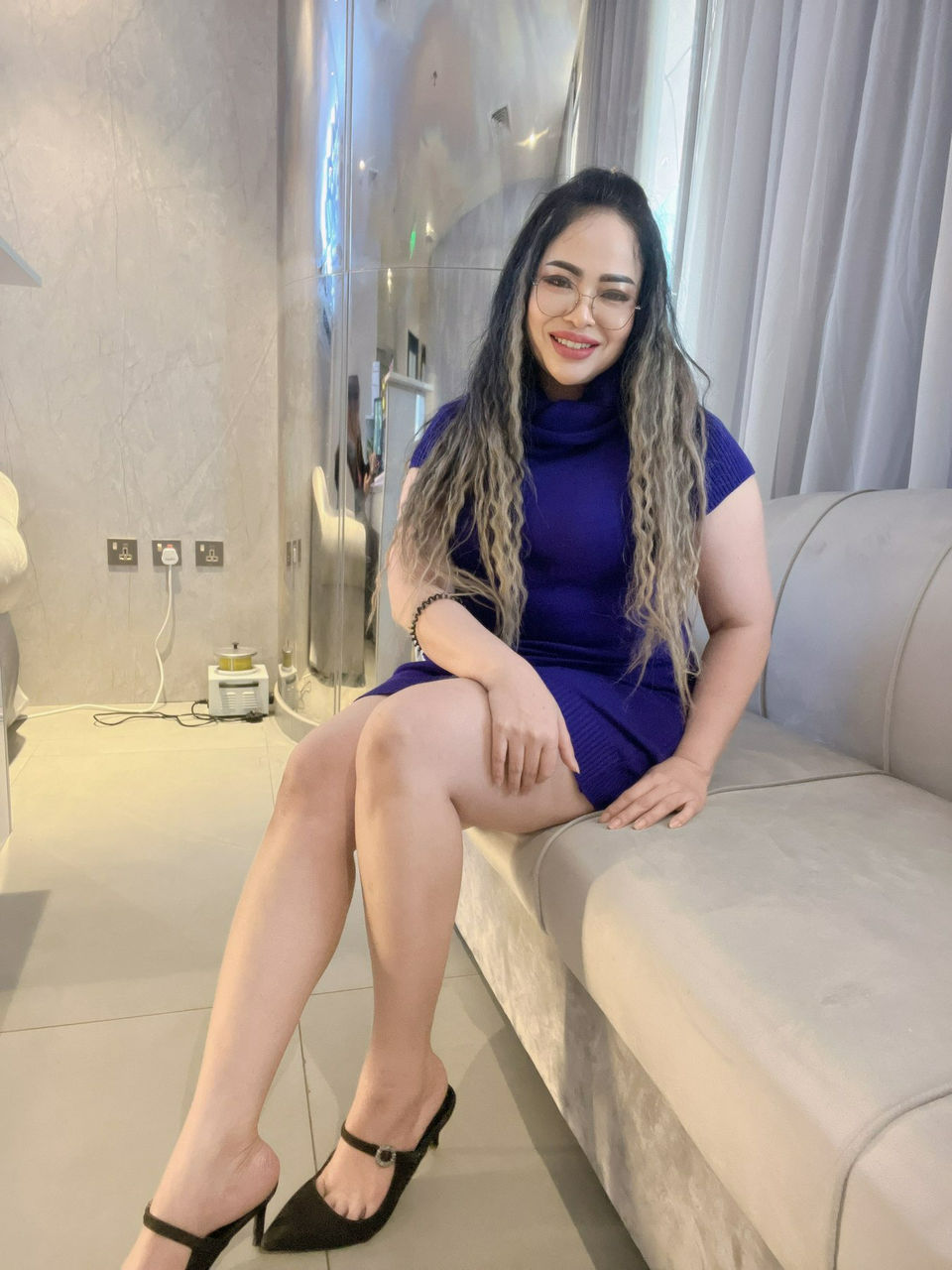 Escorts Abu Dhabi, United Arab Emirates Linda