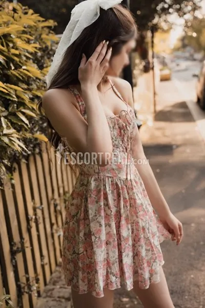 Escorts Montreal, Quebec (Fern Addison, independent)