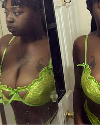 Escorts Toronto, Ontario Thick, Sexy African Down For Some Fun ;)
