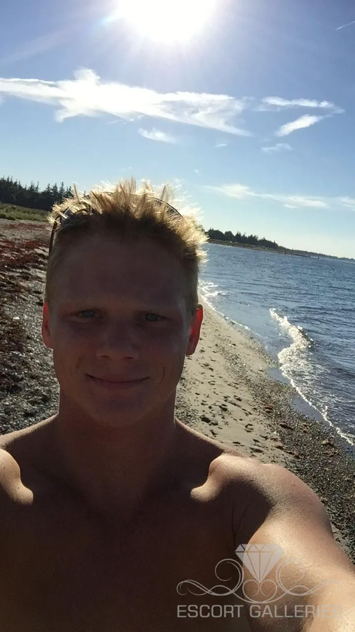 Escorts Essen, Germany DerToyBoy