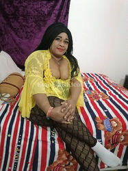 Escorts Kuwait Zoey Machina