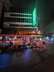Beer Bar Bangkok, Thailand Hooters Nana