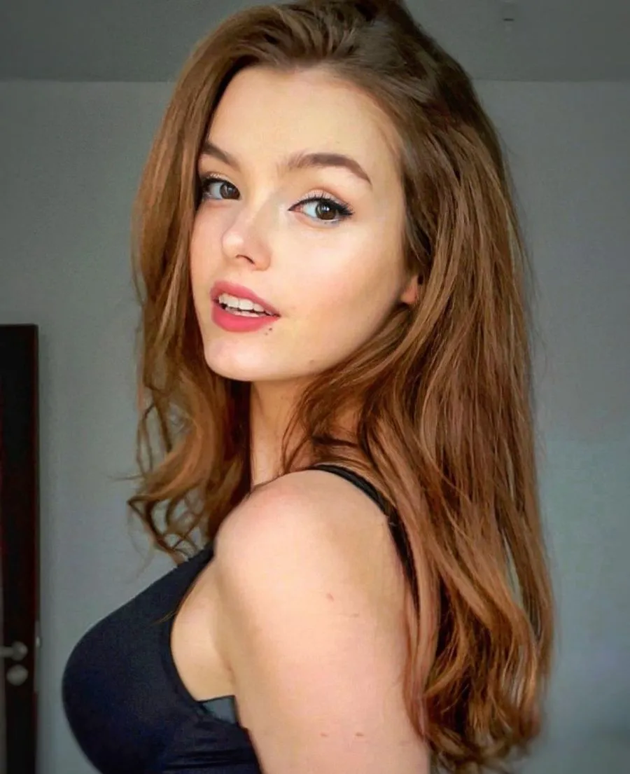 Escorts Paris, France MELANIE