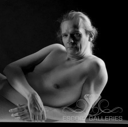 Escorts Dusseldorf, Germany null