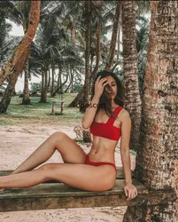 Escorts Singapore, Singapore Red