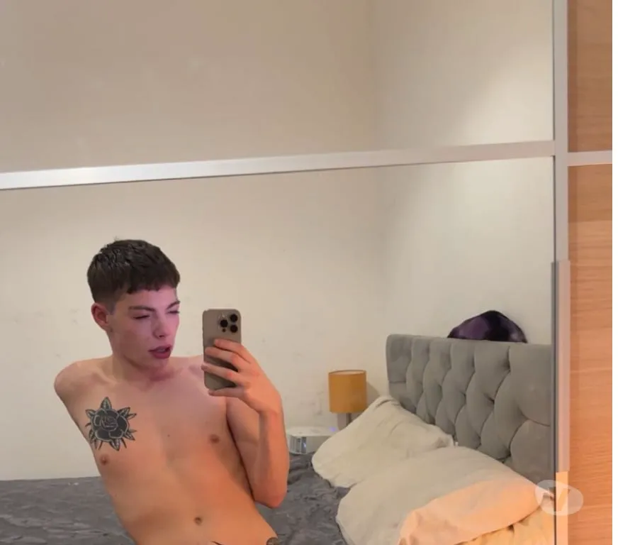 Escorts Birmingham, England British boy 21 available now