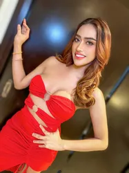 Escorts Doha, Qatar Muna Vip Service Both Top and Bottom