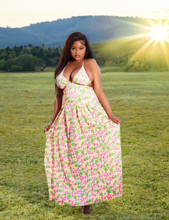 Escorts Charlotte, North Carolina tiraholiday