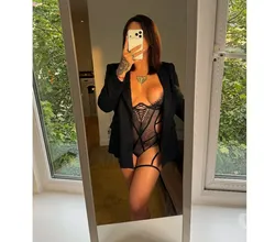 Escorts Chertsey, England Amanda hot brazilian