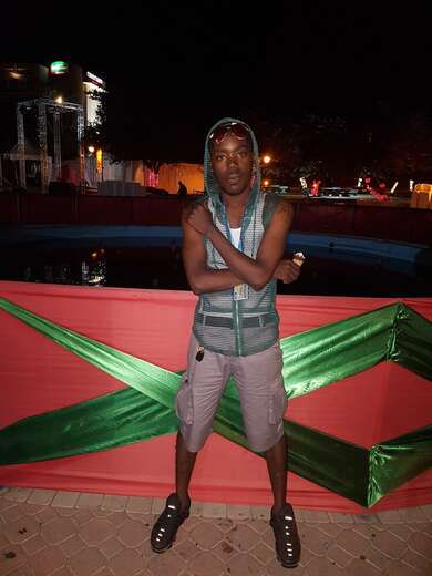 Escorts Kingston, Jamaica Love to have fun.