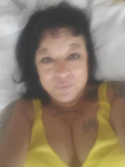 Escorts Louisville, Kentucky 🤶GET UR🎅 XMAS PRESENT EARLY🎅 HORNY LIL INDIAN HERE,, WANNA HAVE SOME🥳 FUN WIT ME😛💋💋BLK HAIR💋 THICK BIG BOOTY 💯CHEROKEE HOTTIE💋,READY TO BE NAUGHTY*💋*CUM SEE ME 👀BLOW YA MIND 😉  42 -