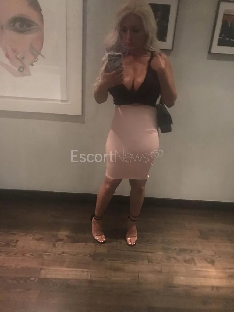 Escorts Greece tinygreekfox