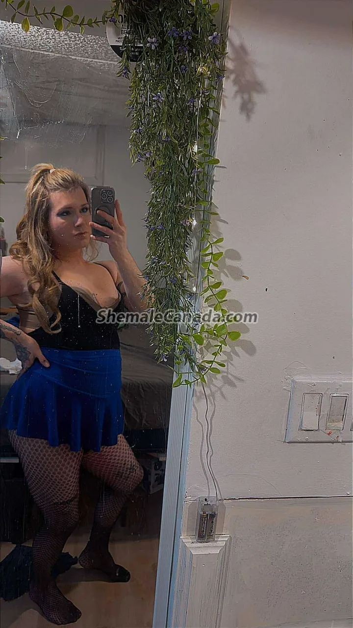 Escorts Oshawa, Ontario Blondebhadiee