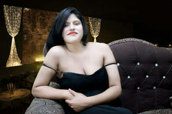 Escorts Dubai, United Arab Emirates Arooj Indian Milf