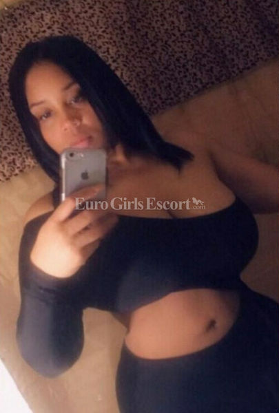 Escorts Al Fujairah City, United Arab Emirates Vicky