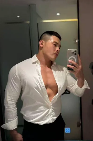 Escorts Singapore, Singapore Beefycola