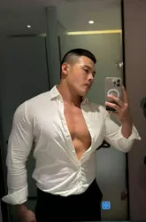 Escorts Singapore, Singapore Beefycola