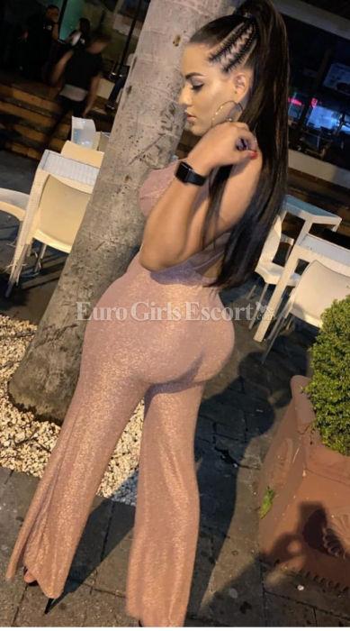 Escorts Bahrain Shantal