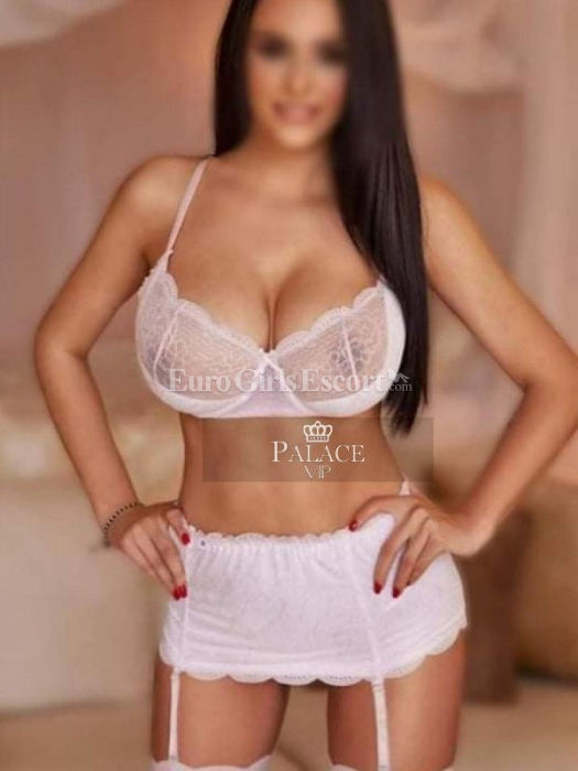 Escorts London, England Amber