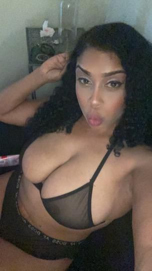 Escorts Mendocino, California Honey