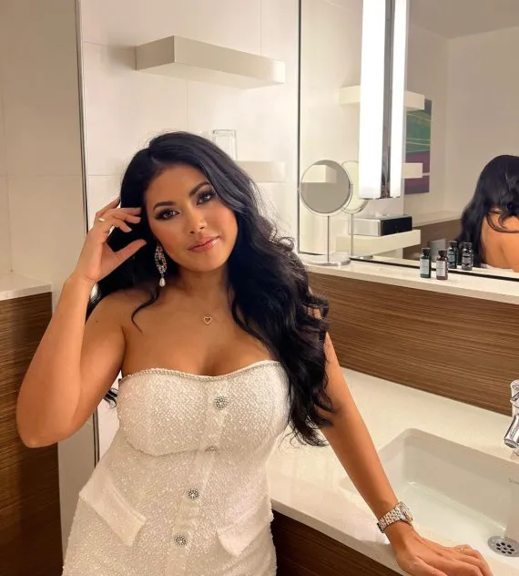 Escorts Las Vegas, Nevada Evelyn Las Vegas Own #1 Gal Pal