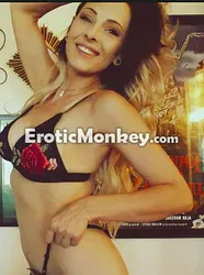 Escorts Vienna, Virginia Emmelie Sucre