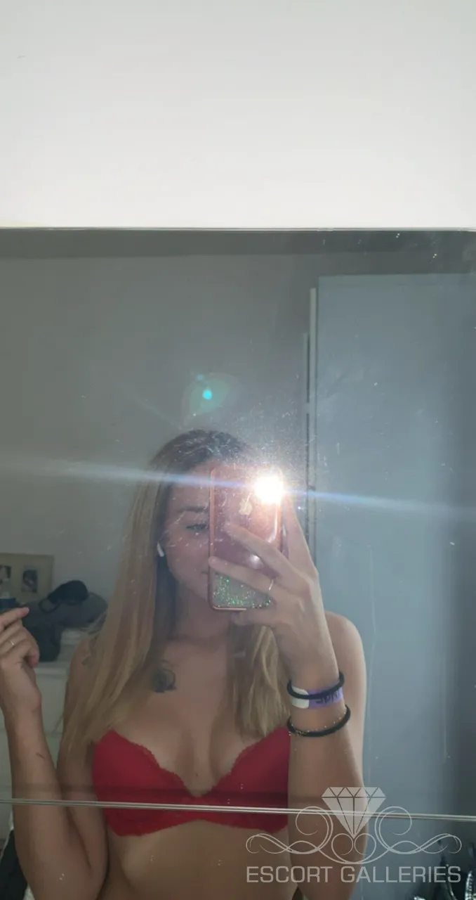 Escorts Paris, France null