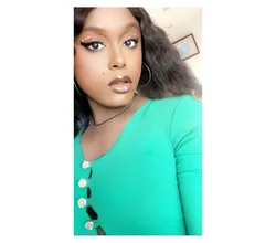 Escorts Leeds, England Hung with bubble butt in Leeds