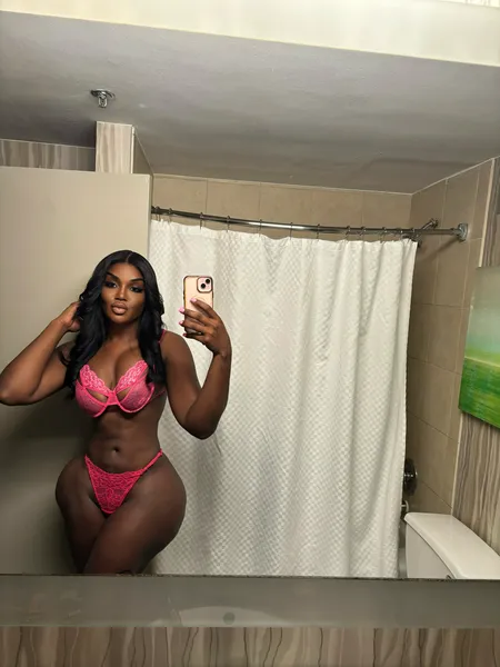 Escorts Baltimore, Maryland Latina doll Caroline