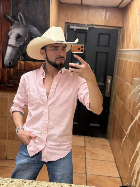 Escorts Nashville, Tennessee Eduardo_blanco