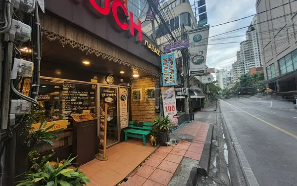 Massage Parlors Bangkok, Thailand Nuch Massage