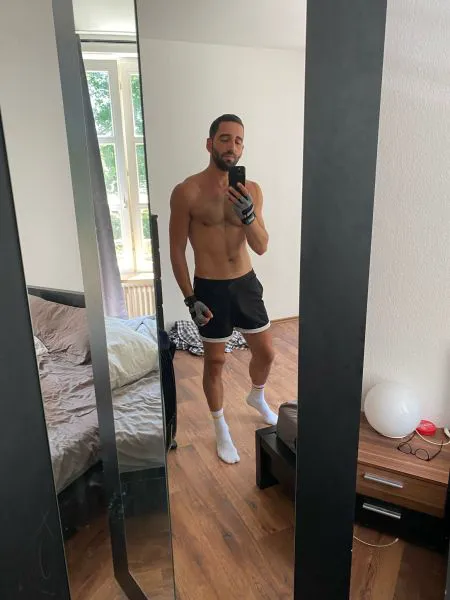Escorts Berlin, Germany ArabFeetLover