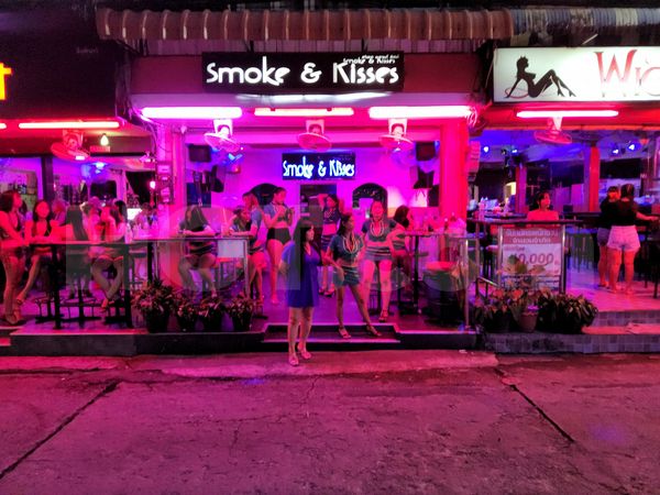 Beer Bar / Go-Go Bar Pattaya, Thailand Smoke & Kisses