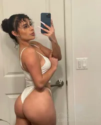 Escorts Linz, Austria Manelle