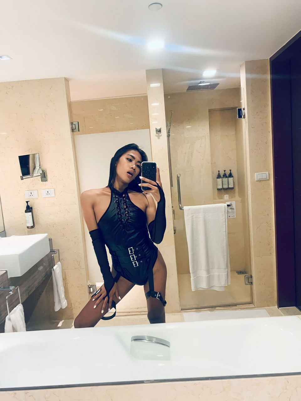 Escorts Makati City, Philippines Jhen for Party Sex